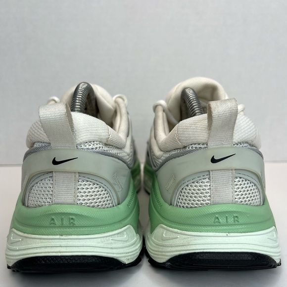 Nike Air Max Bliss Womens Sz 10M DH5128-103 White/Silver/Sage XLNT COND.! - Picture 13 of 16